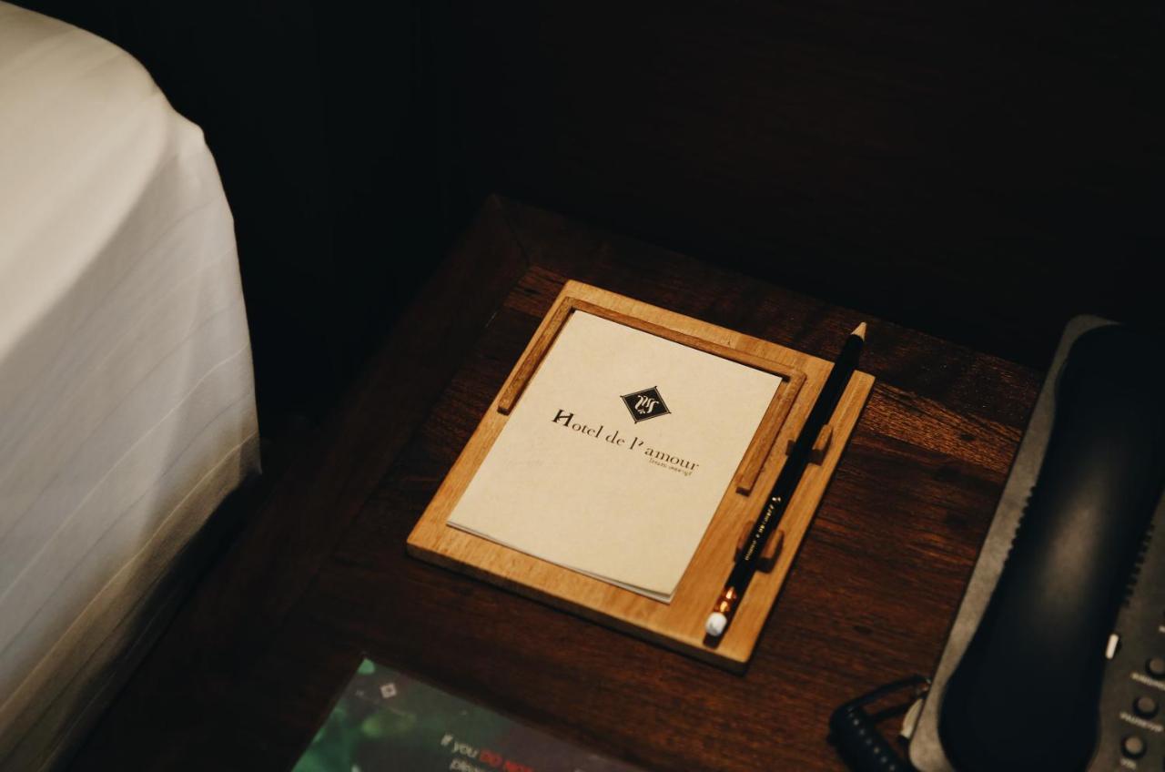 Hotel De L'Amour Sha Plus Prakhon Chai Экстерьер фото