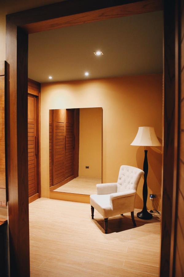 Hotel De L'Amour Sha Plus Prakhon Chai Экстерьер фото