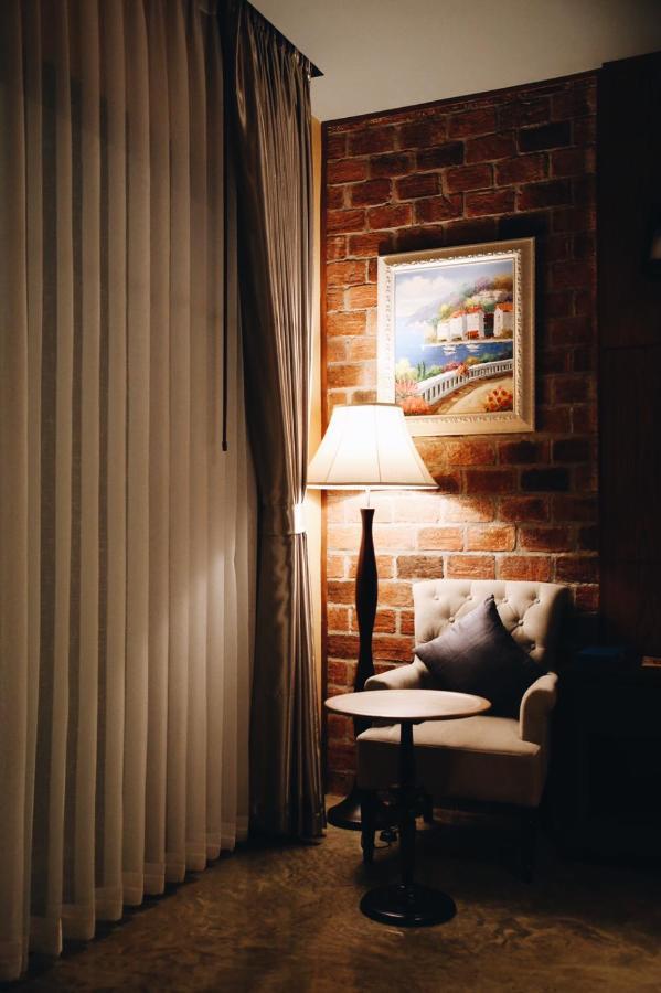 Hotel De L'Amour Sha Plus Prakhon Chai Экстерьер фото